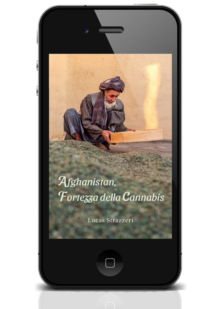 La cultura afghana dell'hashish illustrata sulla copertina del libro “Afghanistan Fortezza della Cannabis”.